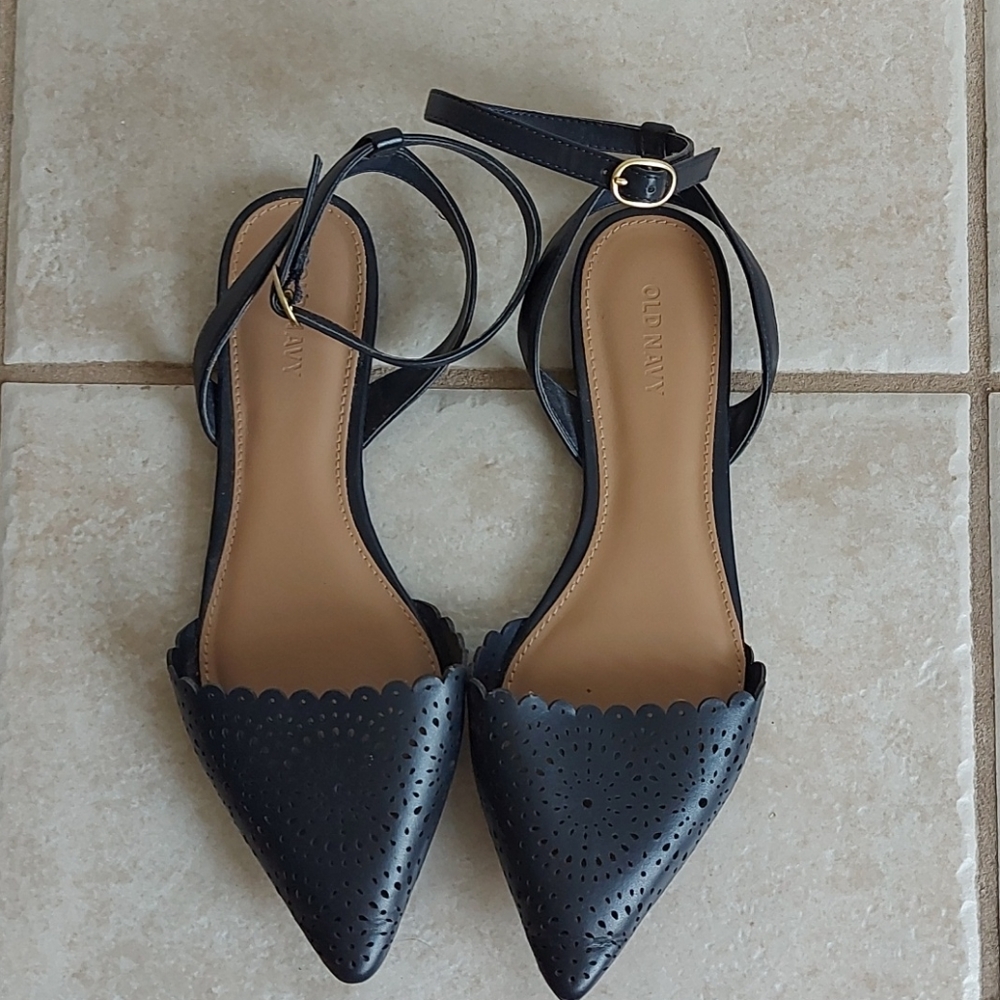Shoes - Picture 2 of 3